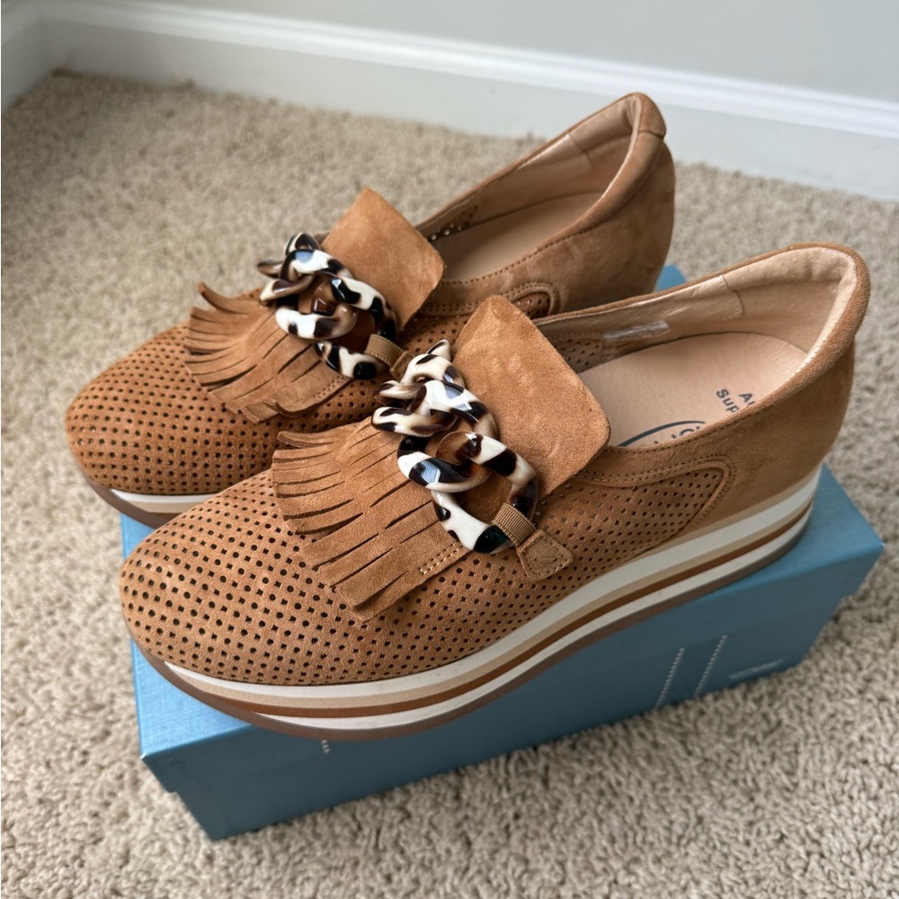 Chic Tan Women's Loafers with Fringe and Leopard Detail